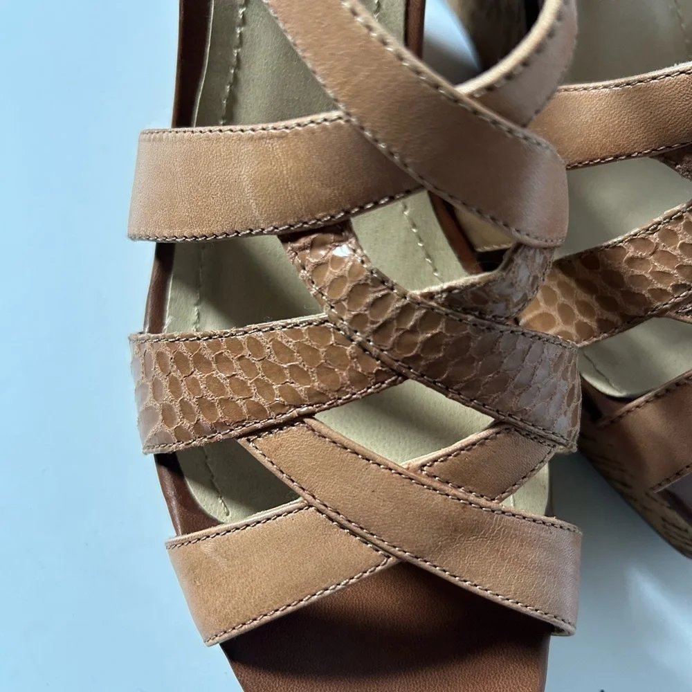 NEW KELLY and KATIE camel wedge platform sandal- size 9